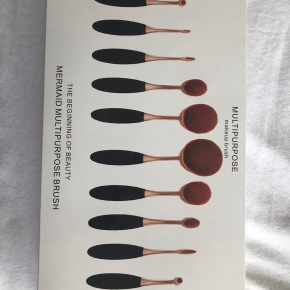 Multipurpose makeup brushes - Picture 2 of 3